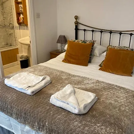 The Granary At Bissick Old Mill Apartment *